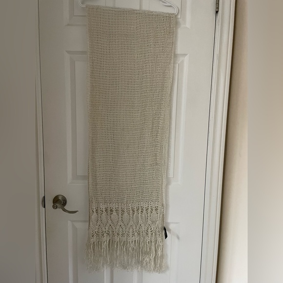 Gorgeous perfect condition Ralph Lauren scarf - Picture 1 of 5